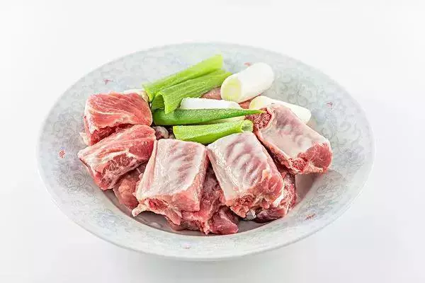 排骨湯別再放玉米了,加點它好吃又養身!