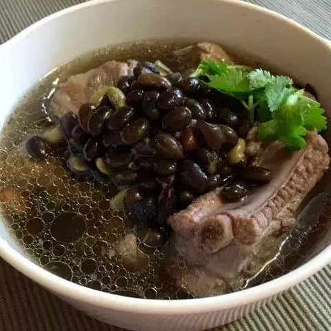 排骨湯別再放玉米了,加點它好吃又養身!