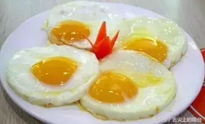 原來我們炒菜加水都加錯了!做菜要在這一步加水味道才更棒!千萬別加錯!