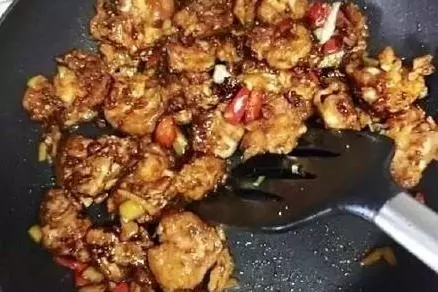 宮保脆皮蝦的美味做法,香酥美食喜歡嘗試一下