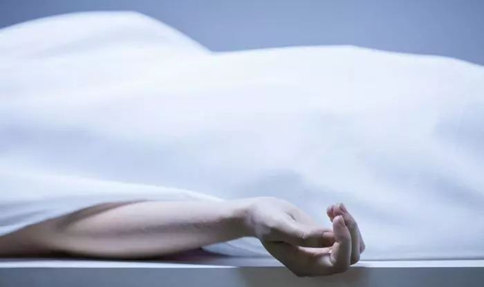 12個葬儀社工作者的所見所聞,以最貼近死亡的角度告訴你那些毛骨悚然的事情。