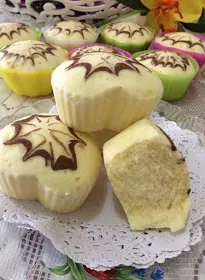蒸雞蛋糕 ~ Steam Cup Cake ~ 做法雖簡單,但做出的蛋糕真的很松軟和滑亮,口感也不錯哦!