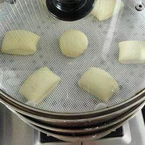 賣了十幾年饅頭的爺爺 教你這些小技巧 蒸出來的饅頭又香又白~