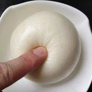 賣了十幾年饅頭的爺爺 教你這些小技巧 蒸出來的饅頭又香又白~