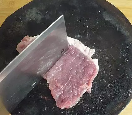 秘制炸豬排--金黃酥脆噴香解饞,好吃的關鍵就是醃肉這一步!