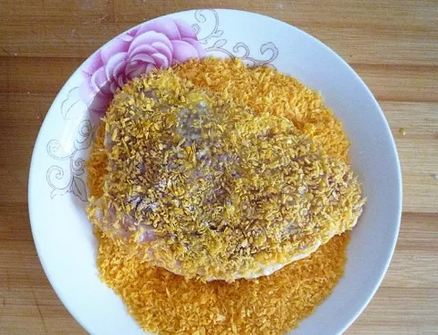 秘制炸豬排--金黃酥脆噴香解饞,好吃的關鍵就是醃肉這一步!