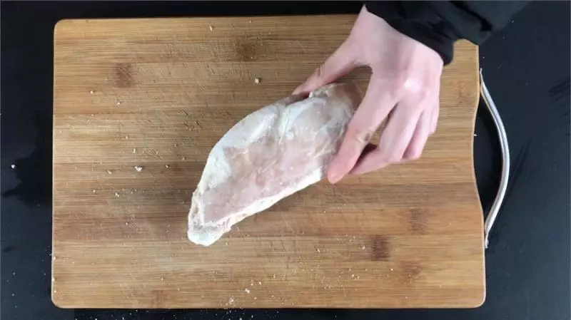 凍肉解凍慢得急人,只需碗里加點它,3分鐘就能解凍還殺菌,肉特別新鮮!