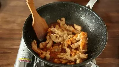 大廚教你不外傳的8個炒肉小技巧,又香又嫩超入味,不收藏真虧了!