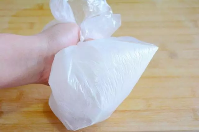 煎魚時只要放點這個,保證不破皮不粘鍋,星級酒店都這麼做,做廚師的表哥告訴我的!