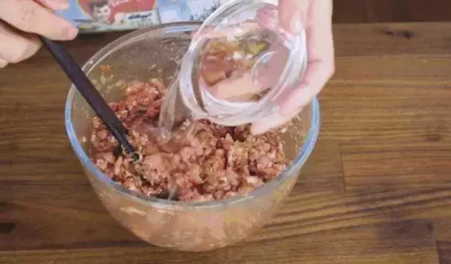 蒸包子的8個技巧,包子又大又軟還不塌,香到流口水!