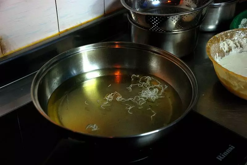 外酥內軟, 金黃色的炸年糕, 吃起來酥酥脆脆的