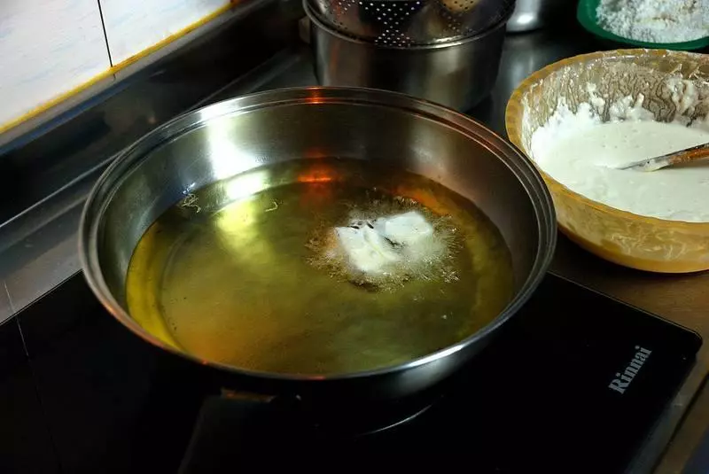 外酥內軟, 金黃色的炸年糕, 吃起來酥酥脆脆的