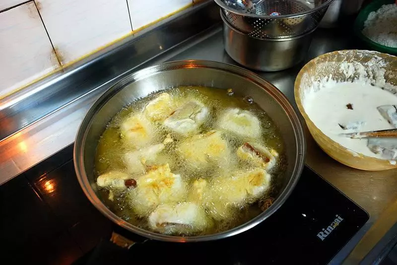 外酥內軟, 金黃色的炸年糕, 吃起來酥酥脆脆的