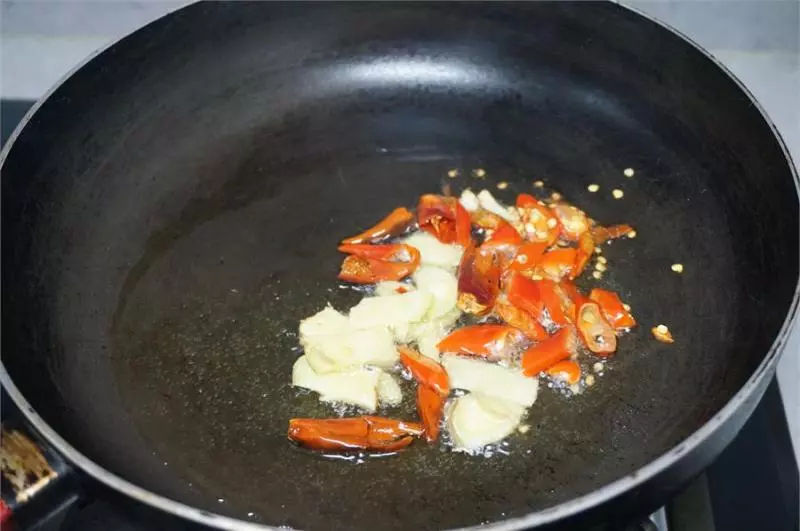 魚肚中這貨千萬別扔,與燕窩齊名,價格卻連1/10都沒有,男人補腎女人美容的聖品!