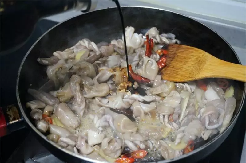 魚肚中這貨千萬別扔,與燕窩齊名,價格卻連1/10都沒有,男人補腎女人美容的聖品!