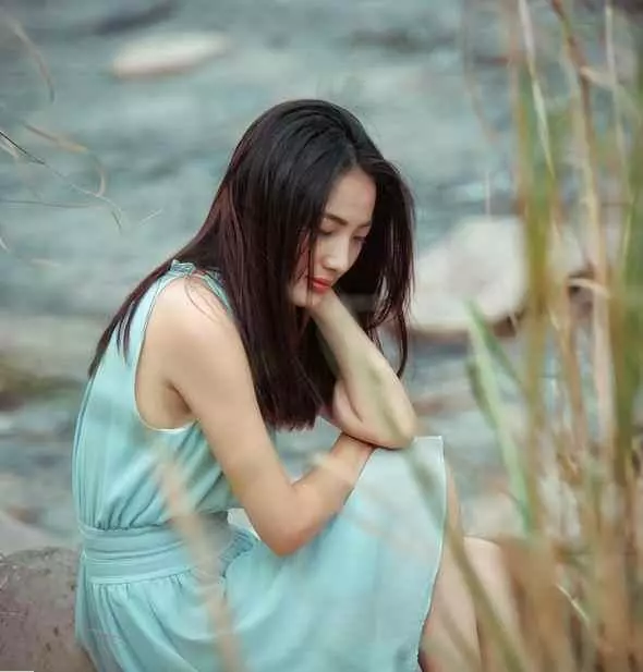 20條傷心美句:明明萬箭穿心,為何假裝風輕雲淡?