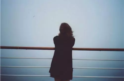20條悲傷哲理句子,請狠狠愛自己