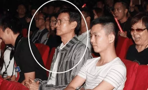鄭欣宜180斤 發福程度比張惠妹誇張，鄭少秋坐在台下一臉愁眉