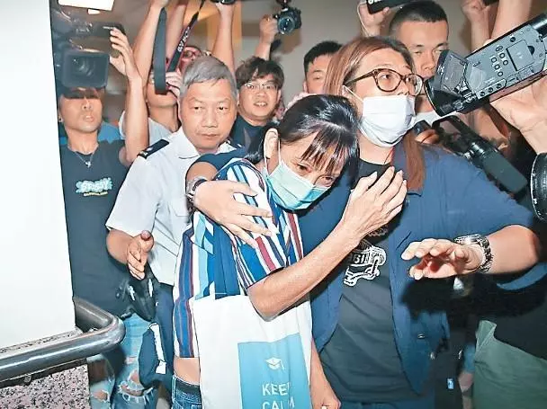 TVB小生暈倒昏迷入院後全過程曝光,其母親3度到院疑情況嚴重!