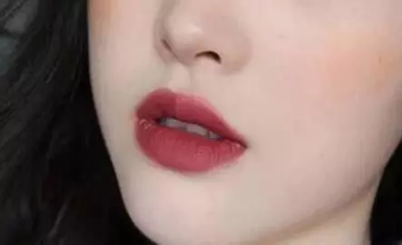 心理測試:憑直覺選一個嘴唇,測一下在異性眼中的你有多美! - 讀讀
