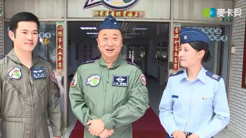 空軍也玩「學姐梗」 直播影片流量創紀錄