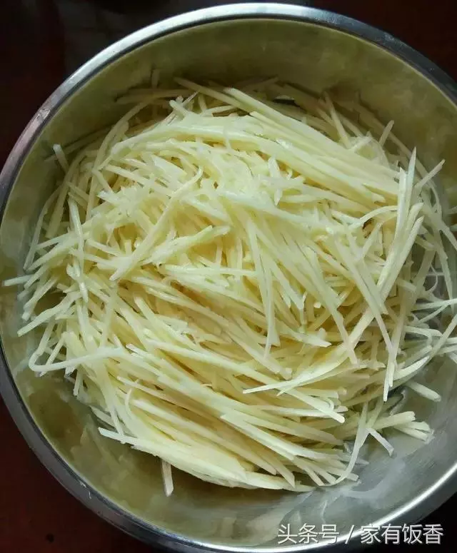 好吃吃不夠，土豆絲雞蛋餅，簡單又好做，10分鐘就上桌