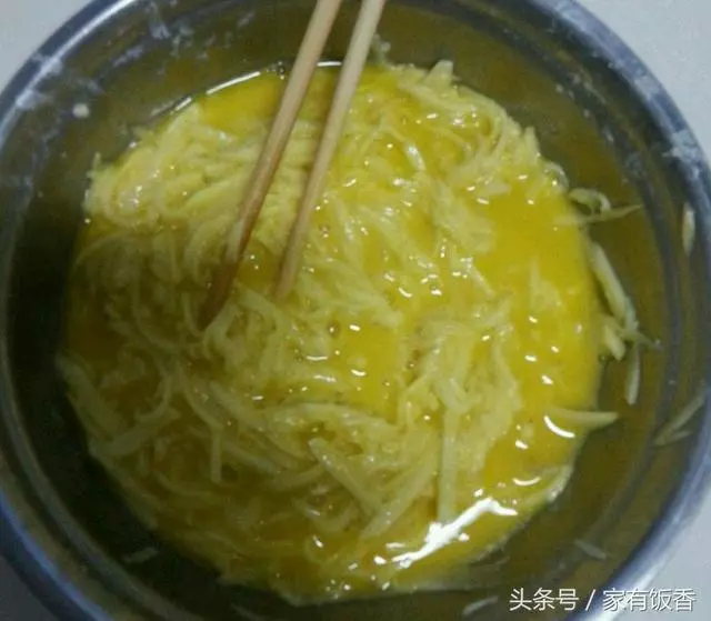 好吃吃不夠，土豆絲雞蛋餅，簡單又好做，10分鐘就上桌