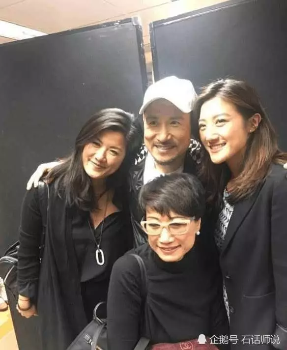 57歲張學友全家近照:妻子比關之琳還美,女兒顏值不輸媽媽當年