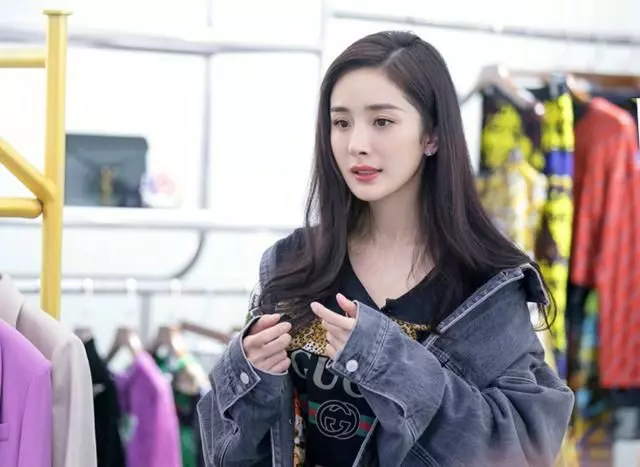 女星生完孩子大變化,昆凌變老了,李小璐變美了,她變得認不出!