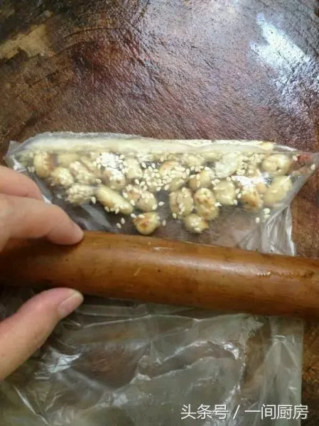 我們家特受歡迎的一道涼拌菜,營養豐富又健康,吃著十分過癮,減肥的都不怕胖!
