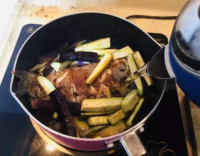 魚肉和它才是絕配,不懂吃太虧了,超級香,煮一鍋不夠,再煮一鍋