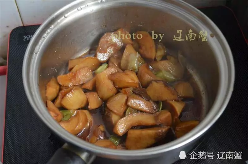 杏鮑菇的超簡單做法,又鮮又香,比肉的口感還要好,上桌迅速被吃光。