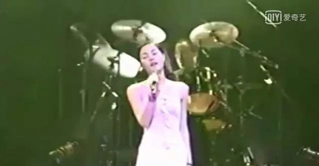 【王菲這樣的媽!】竇靖童的綜藝首秀,被問為什麼來上節目?「我媽叫我來的」!