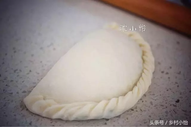 最好吃的韭菜盒子,表皮金黃酥脆、內陷清香細嫩,皮薄餡多不露餡,香的不得了!