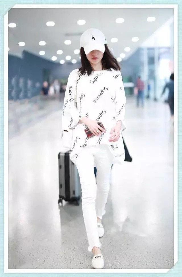 92斤吳昕和86斤張韶涵同穿緊身褲,網友:女人果然還是有肉才最美!