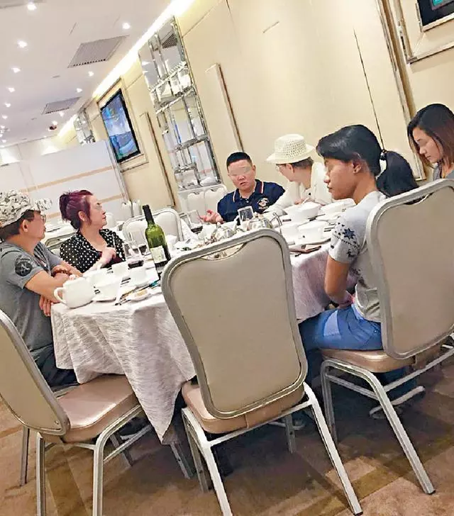 95歲梅艷芳媽媽排場大,網友吐槽:還不是靠女兒遺產!