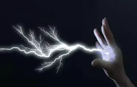 三件關於自然雷電的奇聞異事,自身可以放電的人你知道嗎?