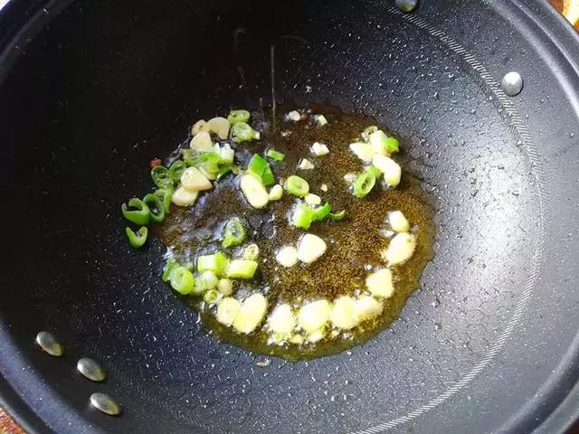 家常下飯小炒,成本不過2元,十分鐘就可以做好,比吃肉還下飯!