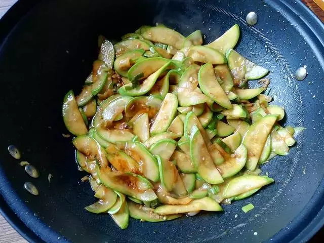 家常下飯小炒,成本不過2元,十分鐘就可以做好,比吃肉還下飯!