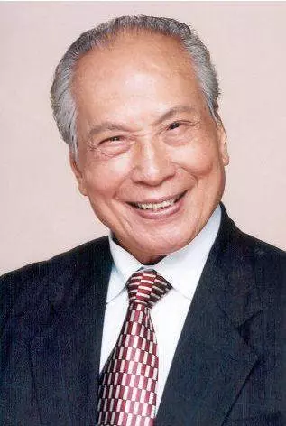 演了75年電影, 卻輸光3億家產!「他」獲得賭王何鴻燊送VIP卡, 終生賭場免費吃喝!
