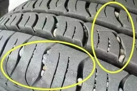- 三秒知識點:輪胎上的石子要不要摳?