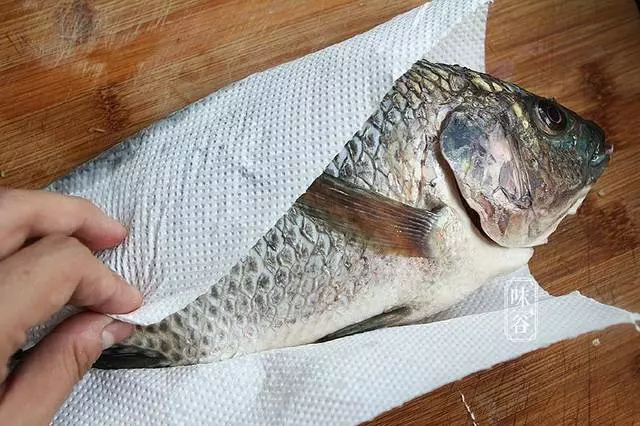 又掌握羅非魚的新做法了,香的飄四溢,這樣做全家都愛吃