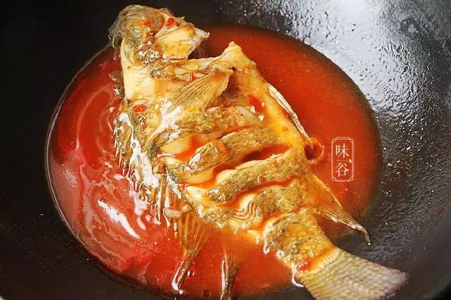又掌握羅非魚的新做法了,香的飄四溢,這樣做全家都愛吃