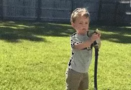 搞笑GIF:逗逼的女朋友,你乾的壞事讓男朋友發現了
