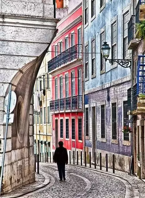 有個歐洲國家,比德國景美,比西班牙便宜,愛旅行者不得不去哦!它是....