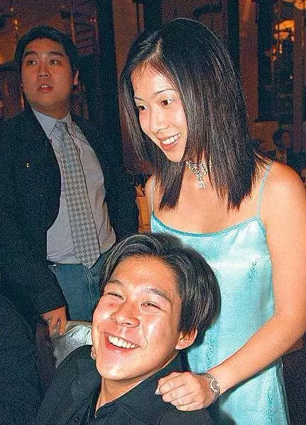 霍啟剛的2任前女友長的美,還是豪門千金,卻都沒有郭晶晶過得好!