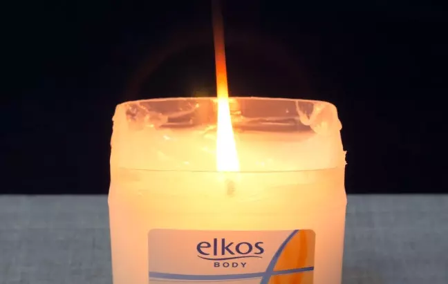 下次停電時拿出凡士林,大家都會跪著說你是生活智慧王