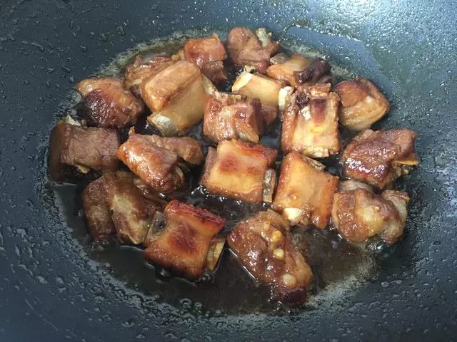 婆婆做的排骨,不放一滴油不加一滴水,酸甜不油膩還很開胃