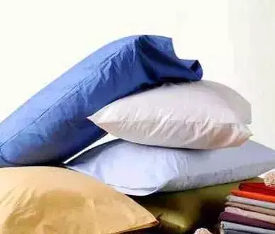 枕頭套這麼黃該怎麼洗?搓洗前先做一個小動作,絕對簡單又淨白!不可置信 - 讀讀
