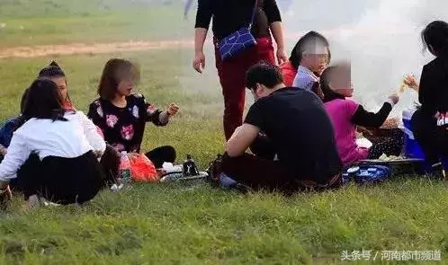 聚餐時感覺被扎了一下,28歲女子險些猝死!近期病例多發,要當心 - 讀讀